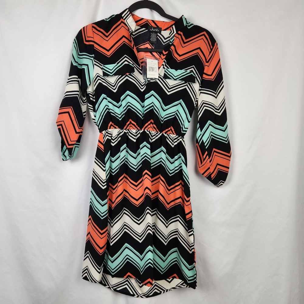 Justify NWT Womens Mini Dress Faux‎ Pockets 3/4 Roll Tab Sleeve Zigzag Sz Small